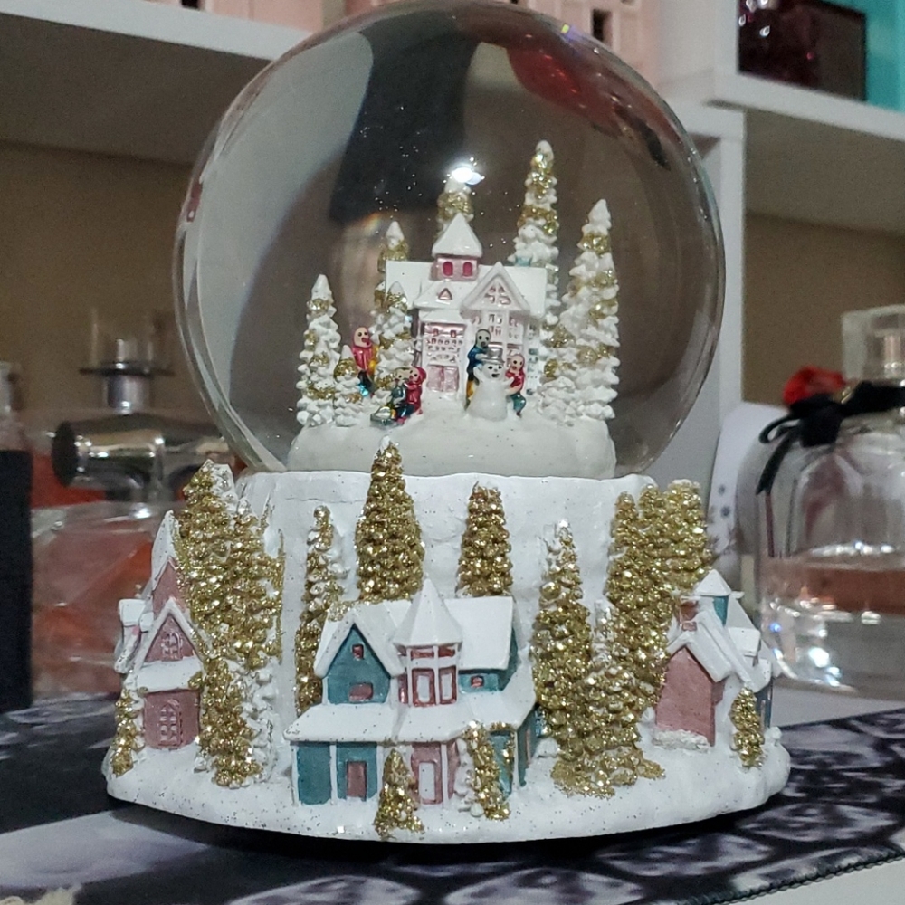 Pastel/white/gold musical snowglobe